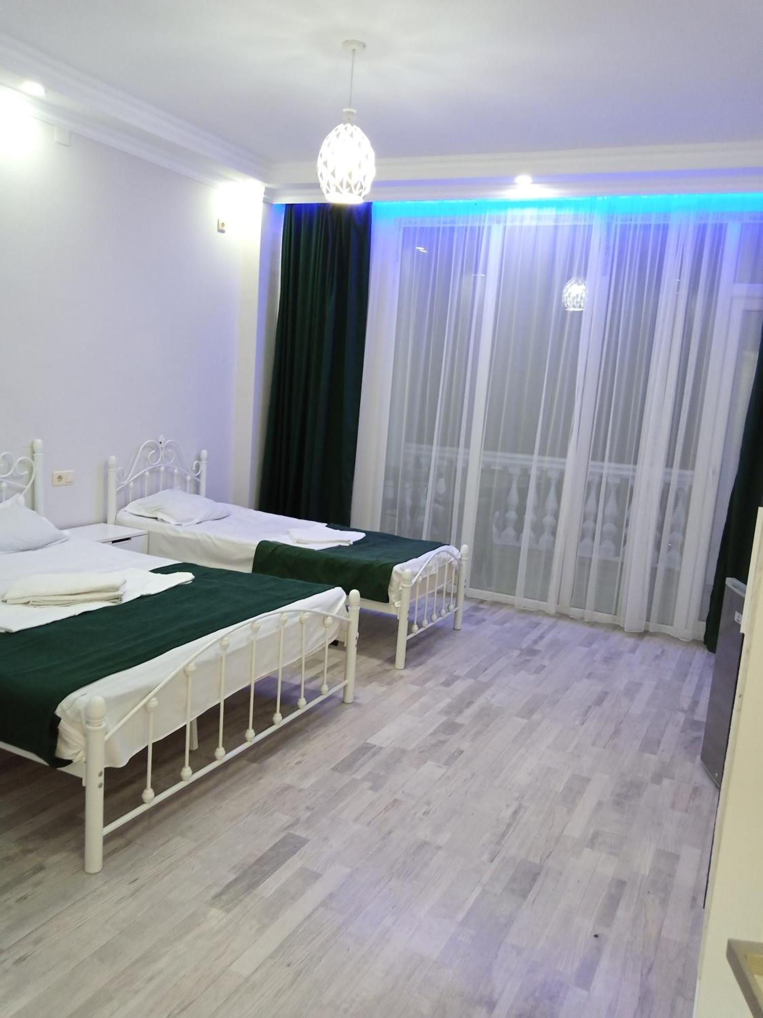 Geno Guest House Kvariati Habitación foto