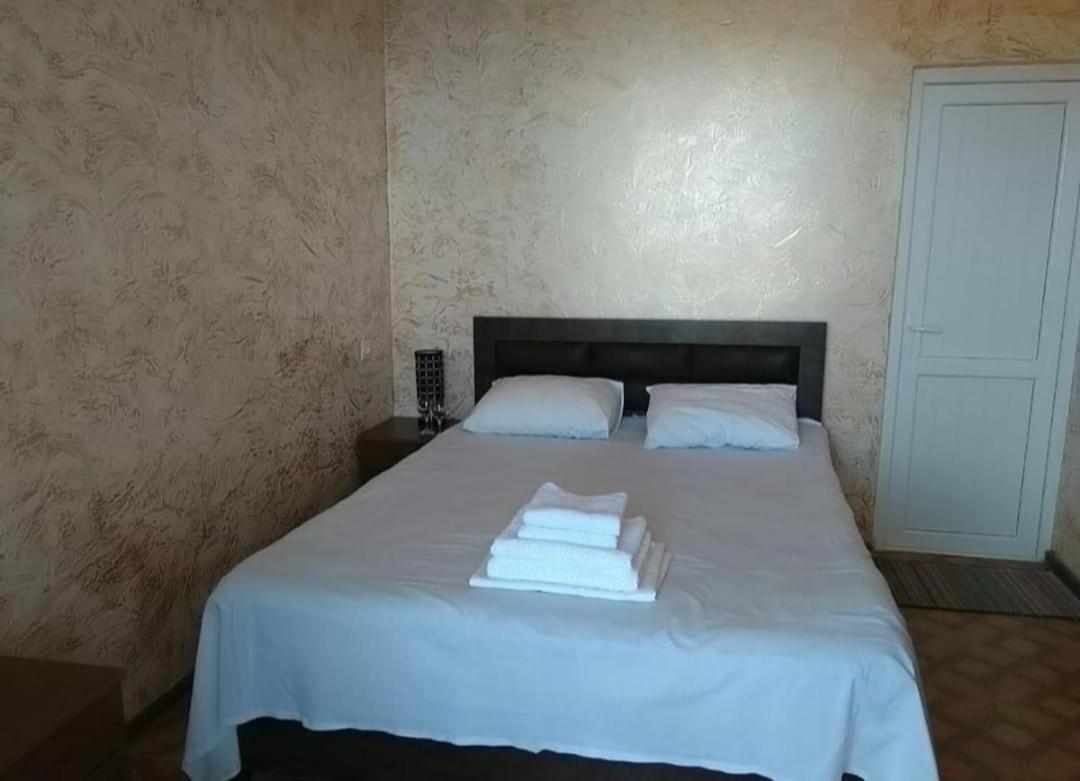 Geno Guest House Kvariati Habitación foto