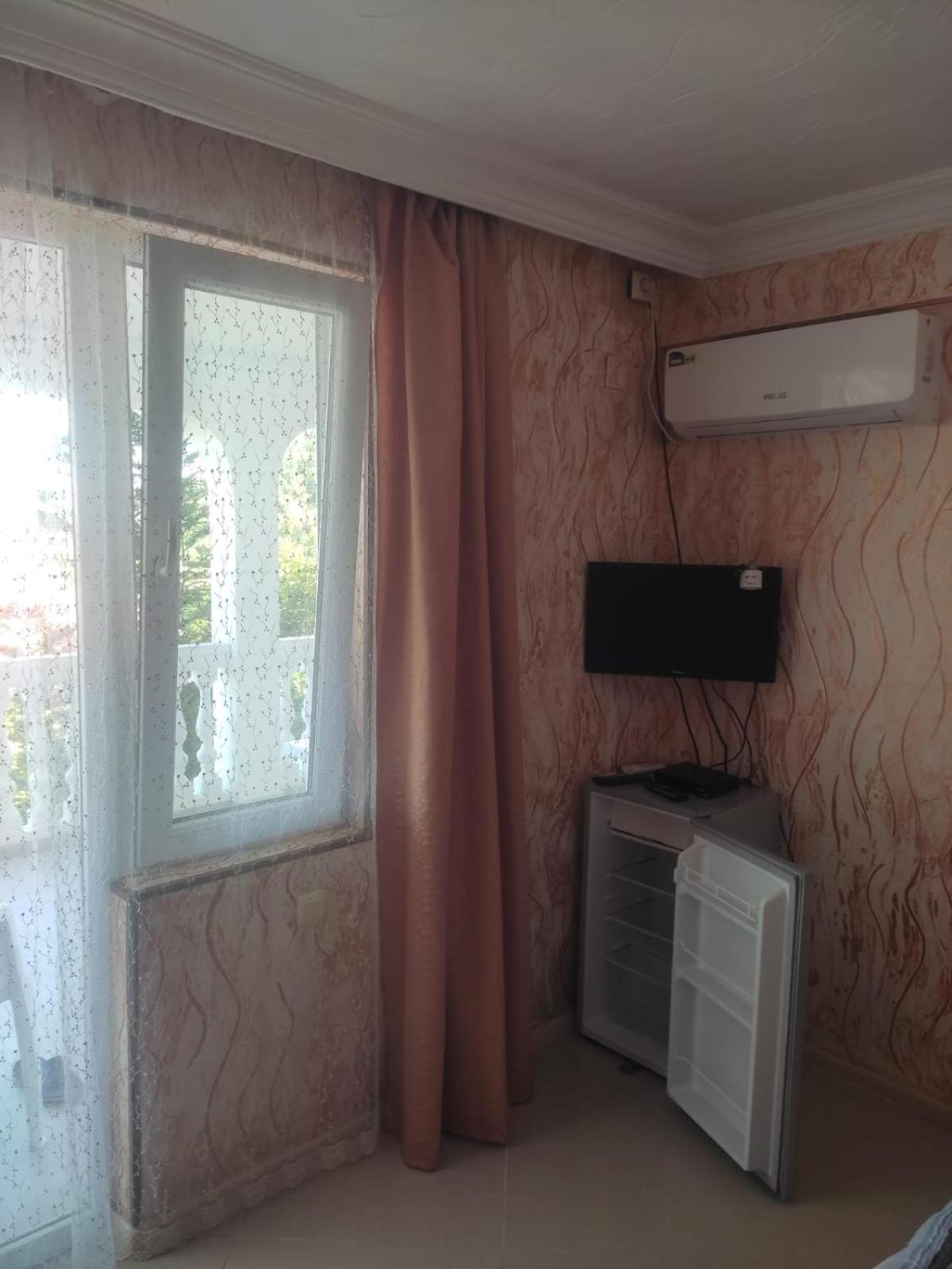 Geno Guest House Kvariati Habitación foto